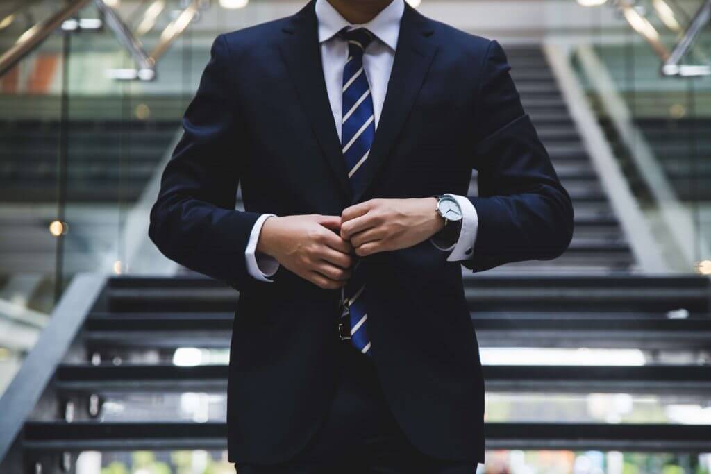 Authoritative team leadership style tends to work well during a crisis, thanks to its confidence and ability to decide quickly
